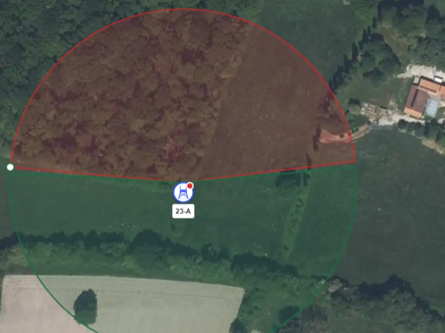 Secteur de tir d'un poste de chasse : zone de tir autorisée en vert et zone interdite en rouge autour du poste 23-A